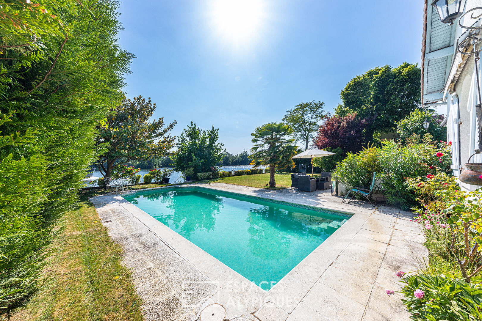 Invitation to escape and serenity on a private island on the Seine