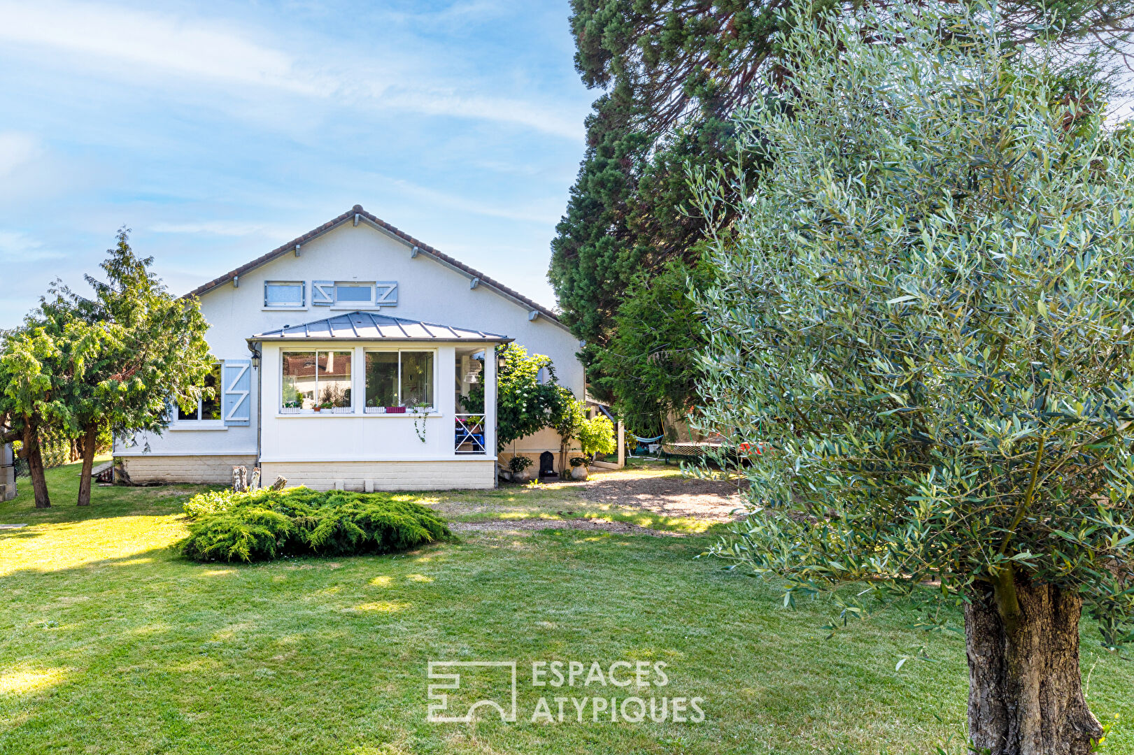 Invitation to escape and serenity on a private island on the Seine