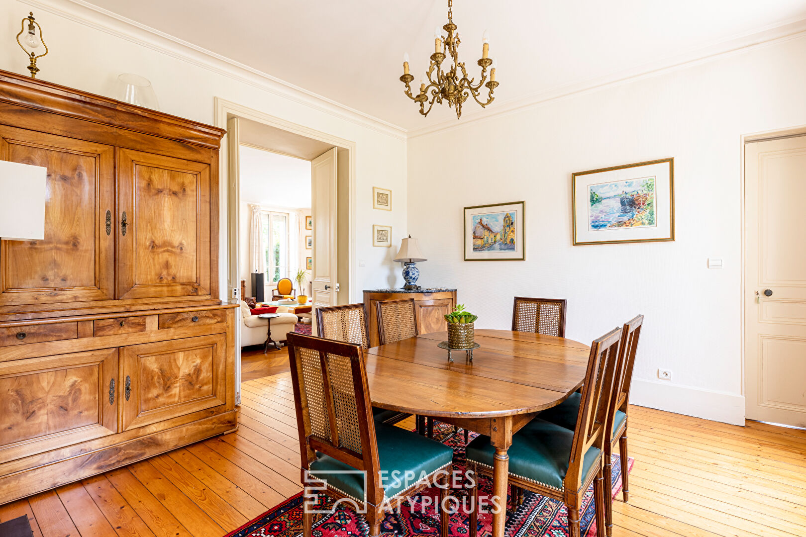 Family home in a quiet village in the Mantaise region