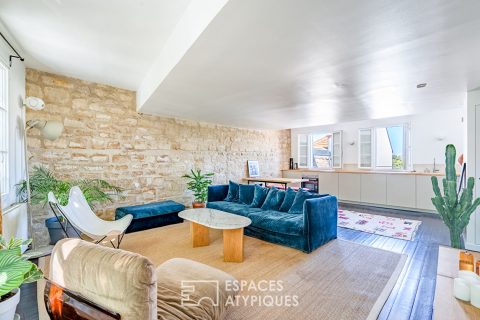 Duplex lumineux traversant aux beaux volumes