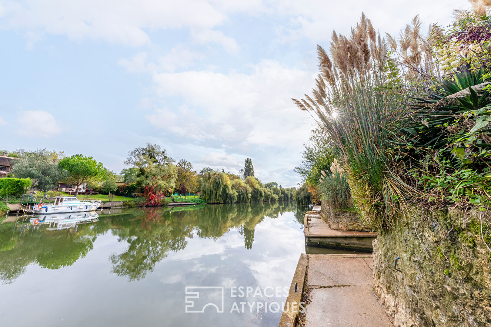 Calme du bord de Seine, volume et luminosité : Un potentiel à révéler sur l’île de Vaux-sur-Seine