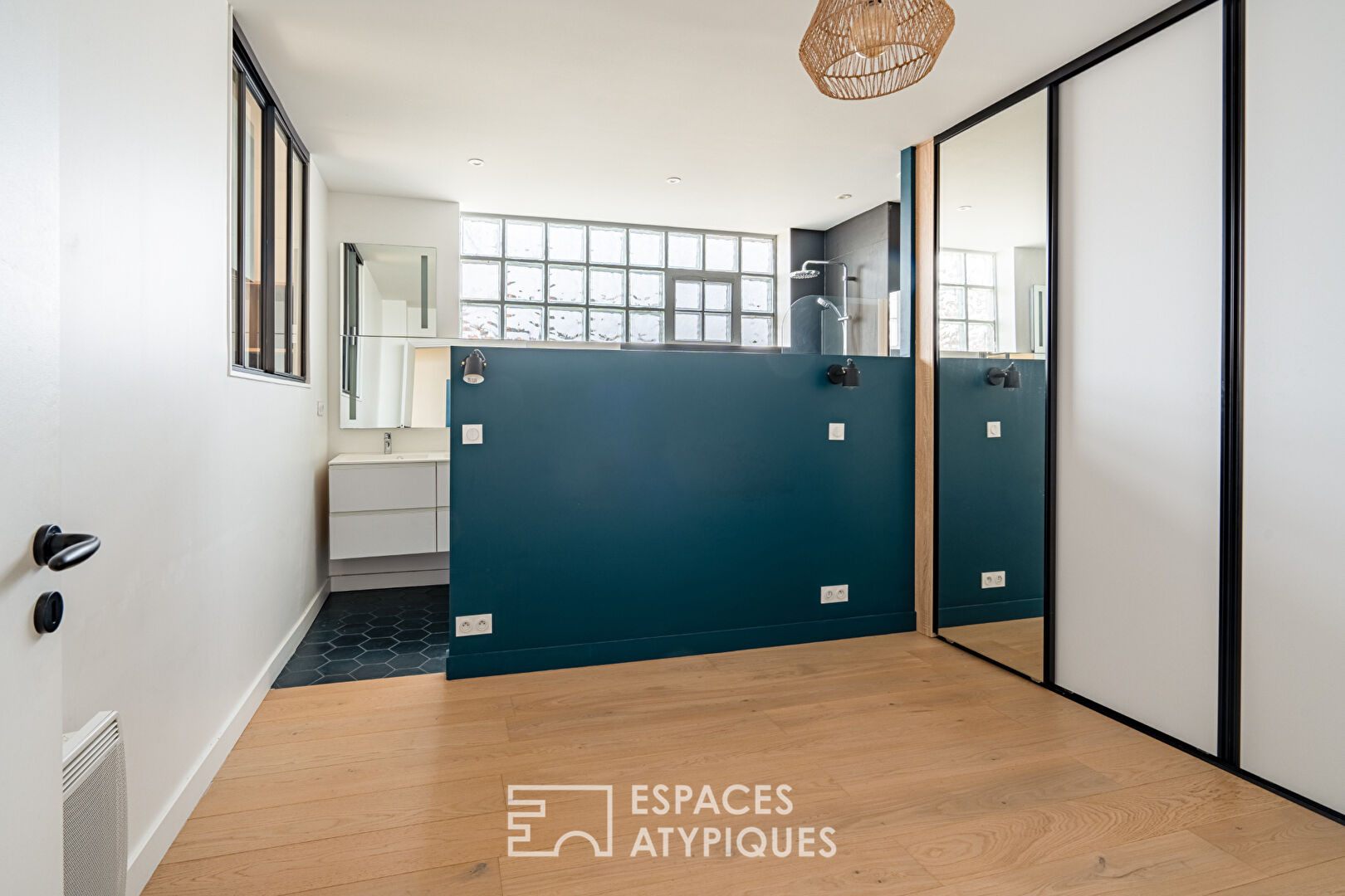 Appartement contemporain avec jardin partagé