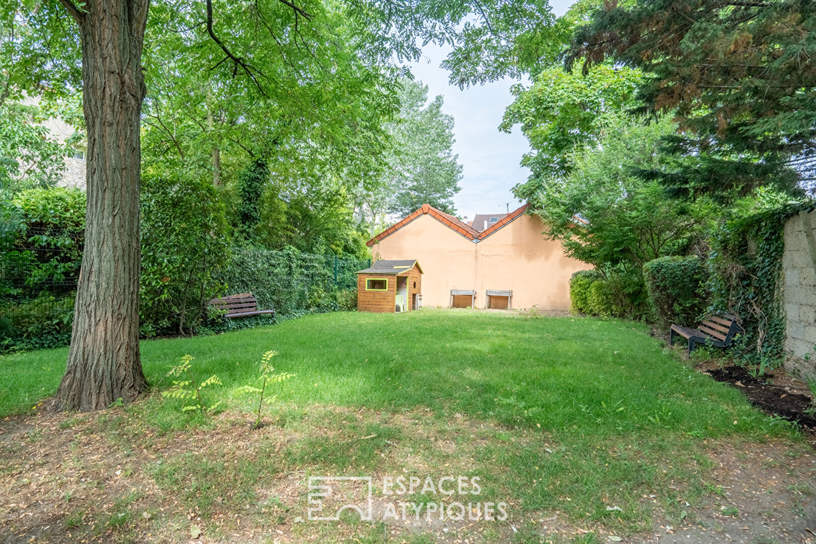 Appartement contemporain avec jardin partagé