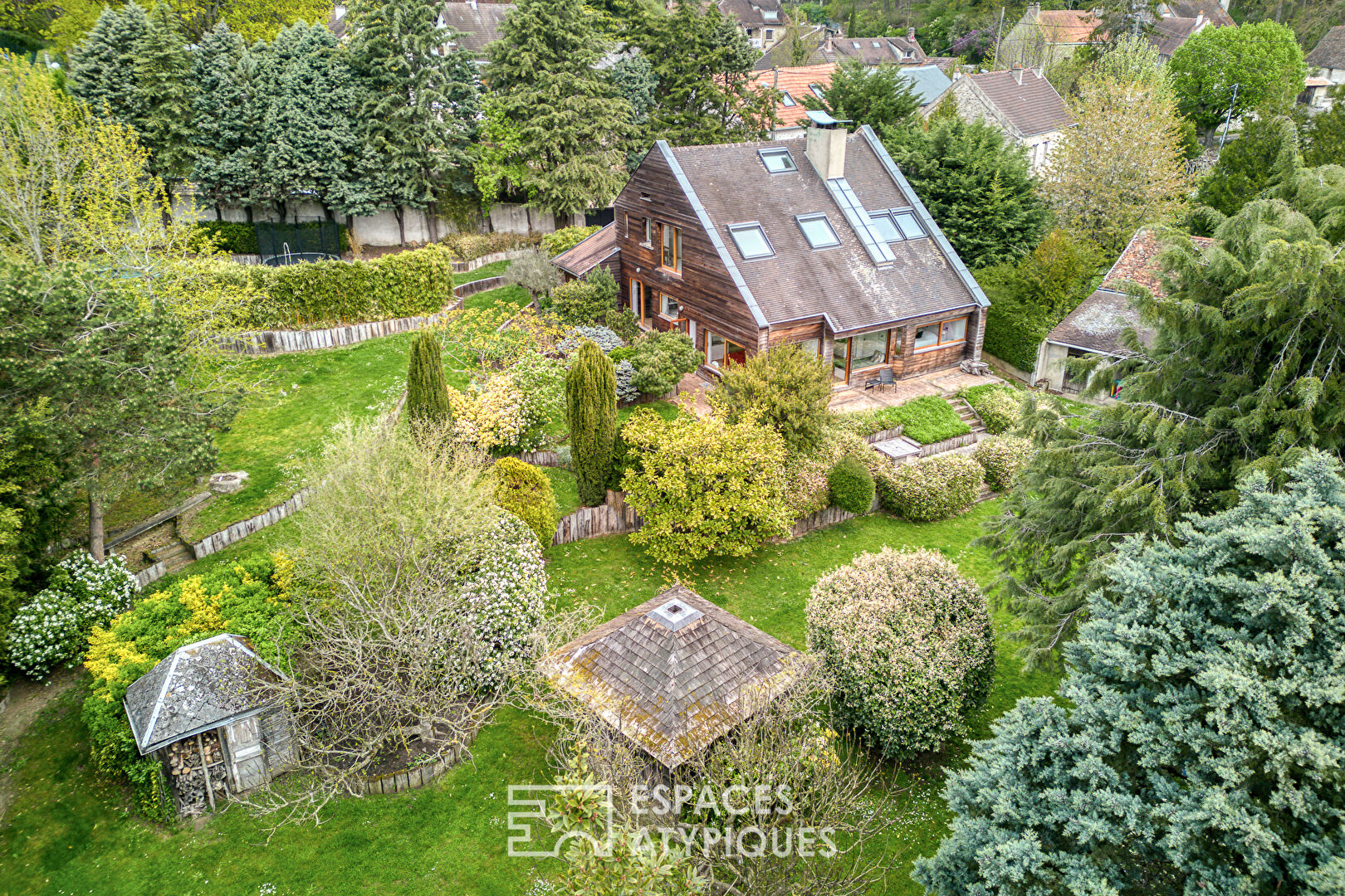 Architect-designed villa by Jouve in the heart of the Hameau d’Apremont