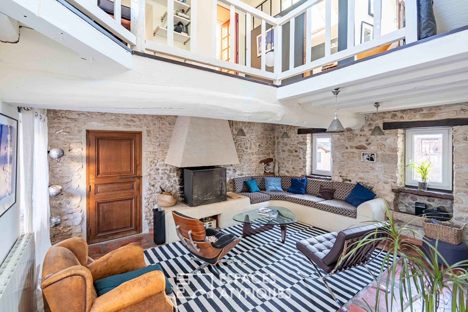 Town house in the heart of the village of Beynes