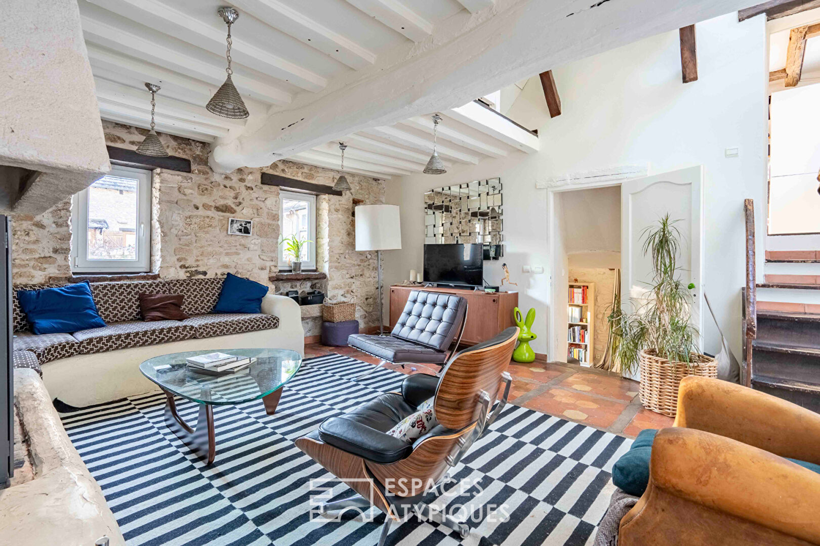Town house in the heart of the village of Beynes