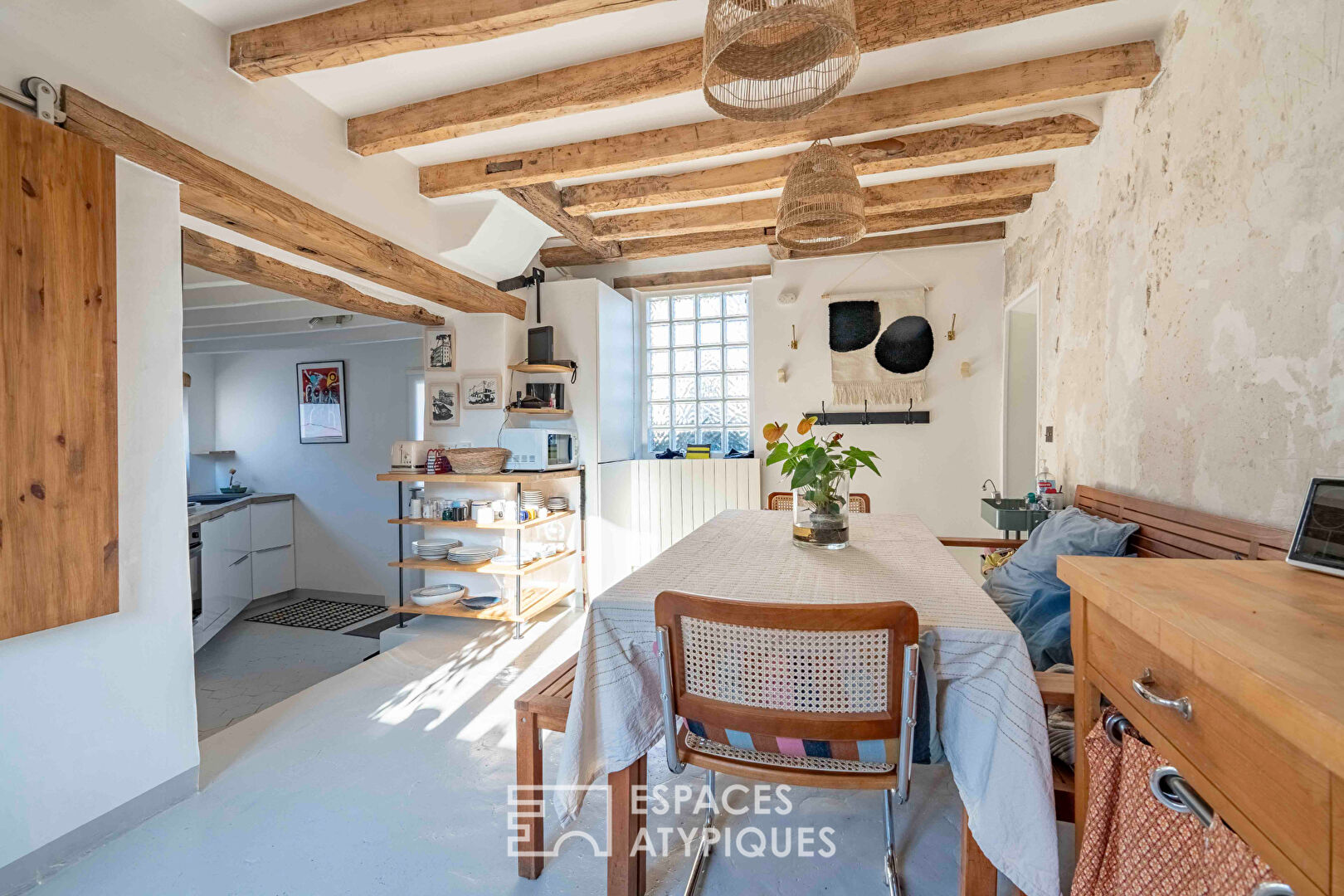Town house in the heart of the village of Beynes