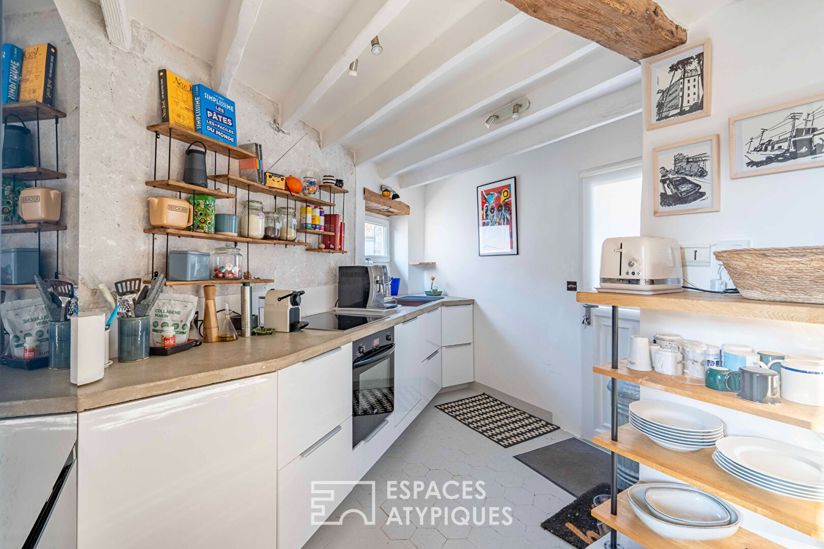 Town house in the heart of the village of Beynes