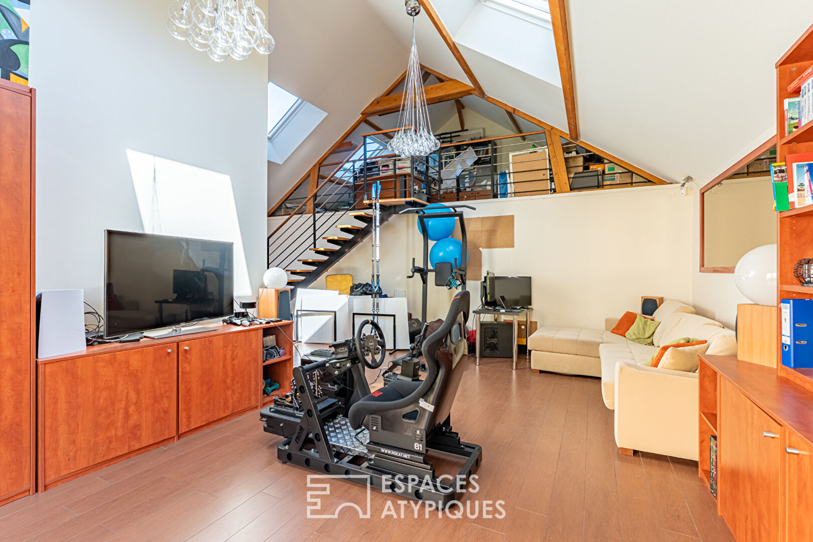 Maison d’architecte dans un cadre bucolique avec étang privé