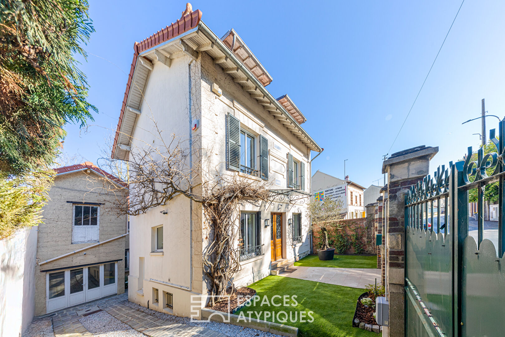Renovated character house with large workshop to reinvent? Conflans-Sainte-Honorine