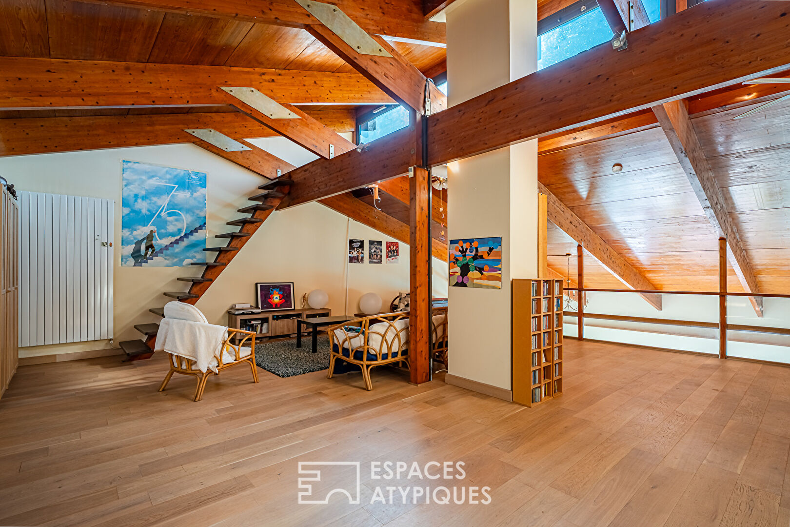Multifaceted architect-designed house with open views, swimming pool and outbuildings