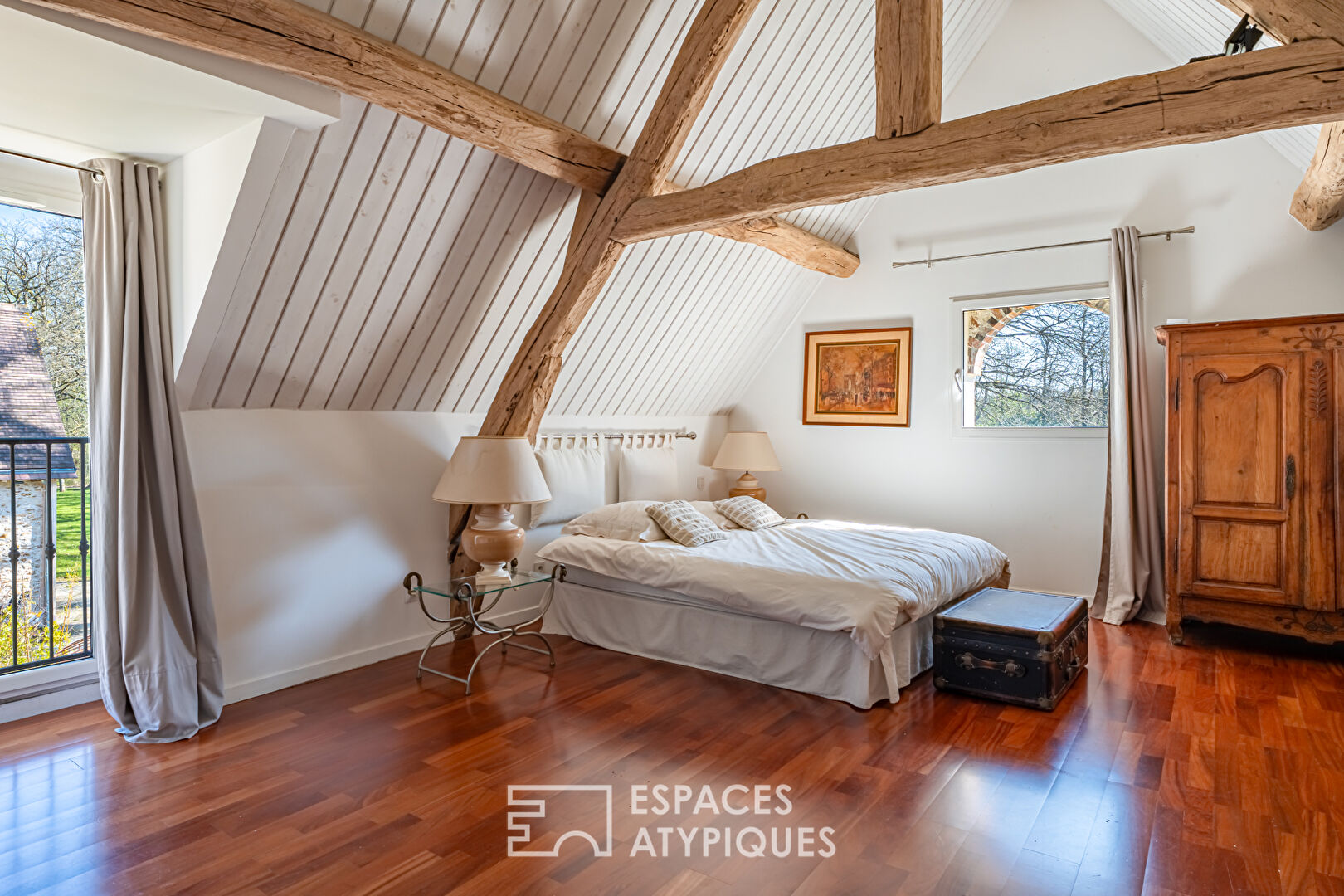 Propriété de caractère rénovée avec gîte, au coeur de la nature