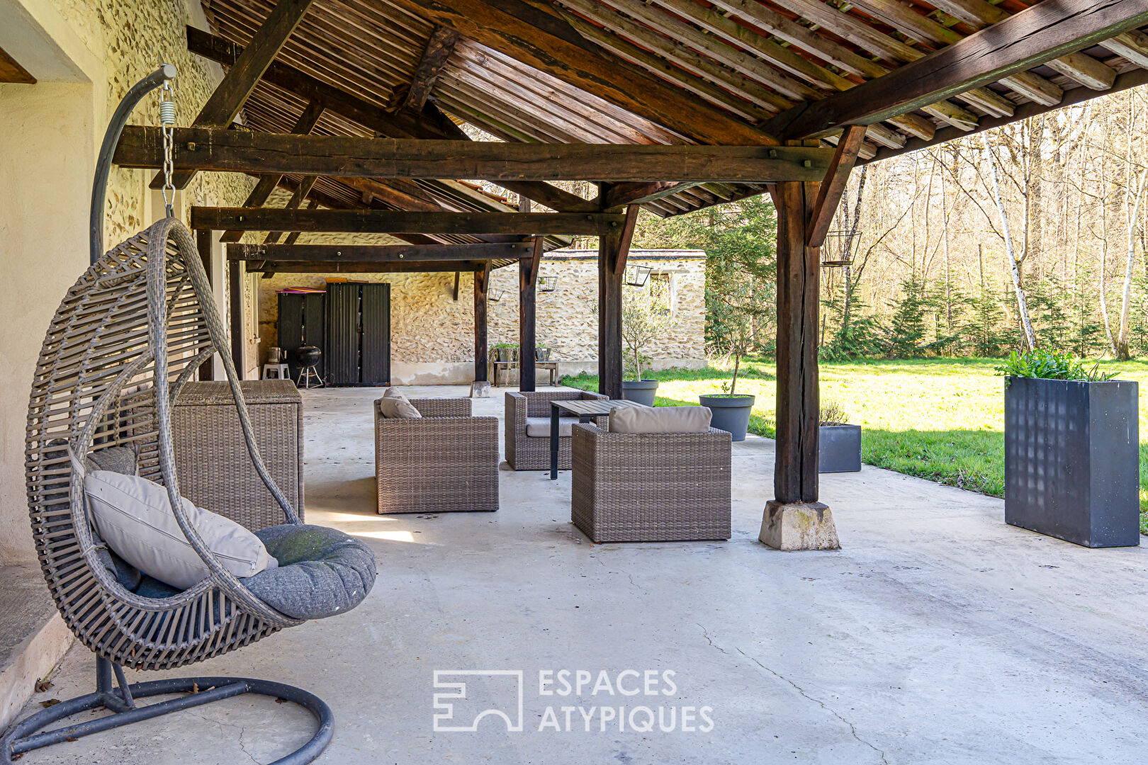 Maison de caractère en lisière de forêt à Orphin