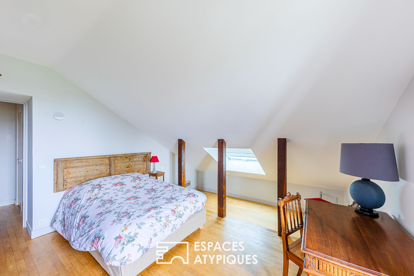 Architecture originale et fort potentiel sur l’axe Paris – Normandie