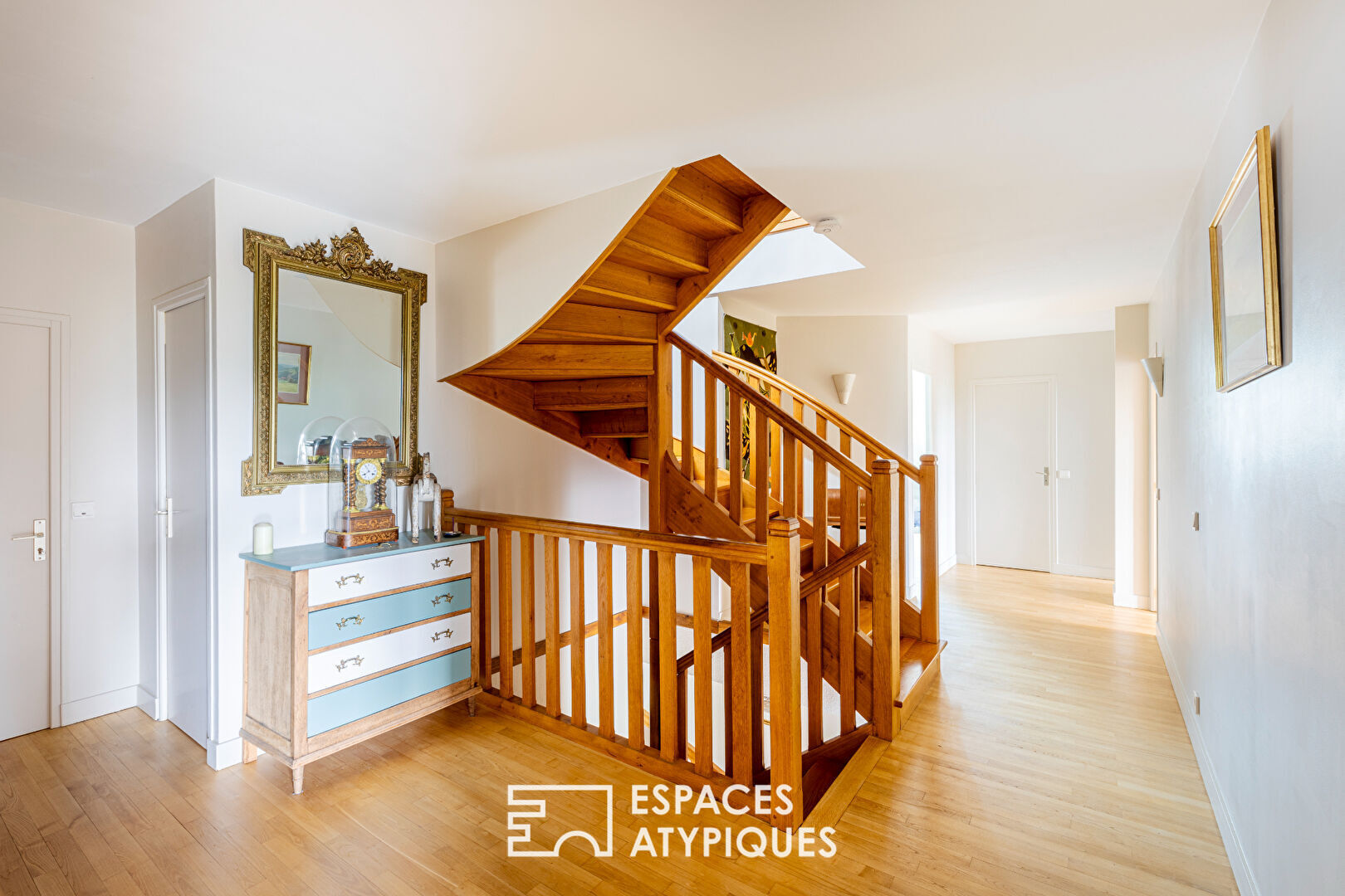 Architecture originale et fort potentiel sur l’axe Paris – Normandie