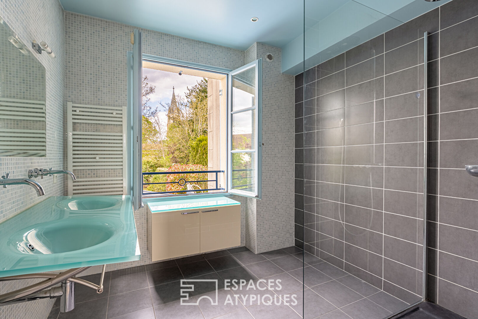 Modern townhouse with veranda and garden in the Golden Triangle of Rambouillet
