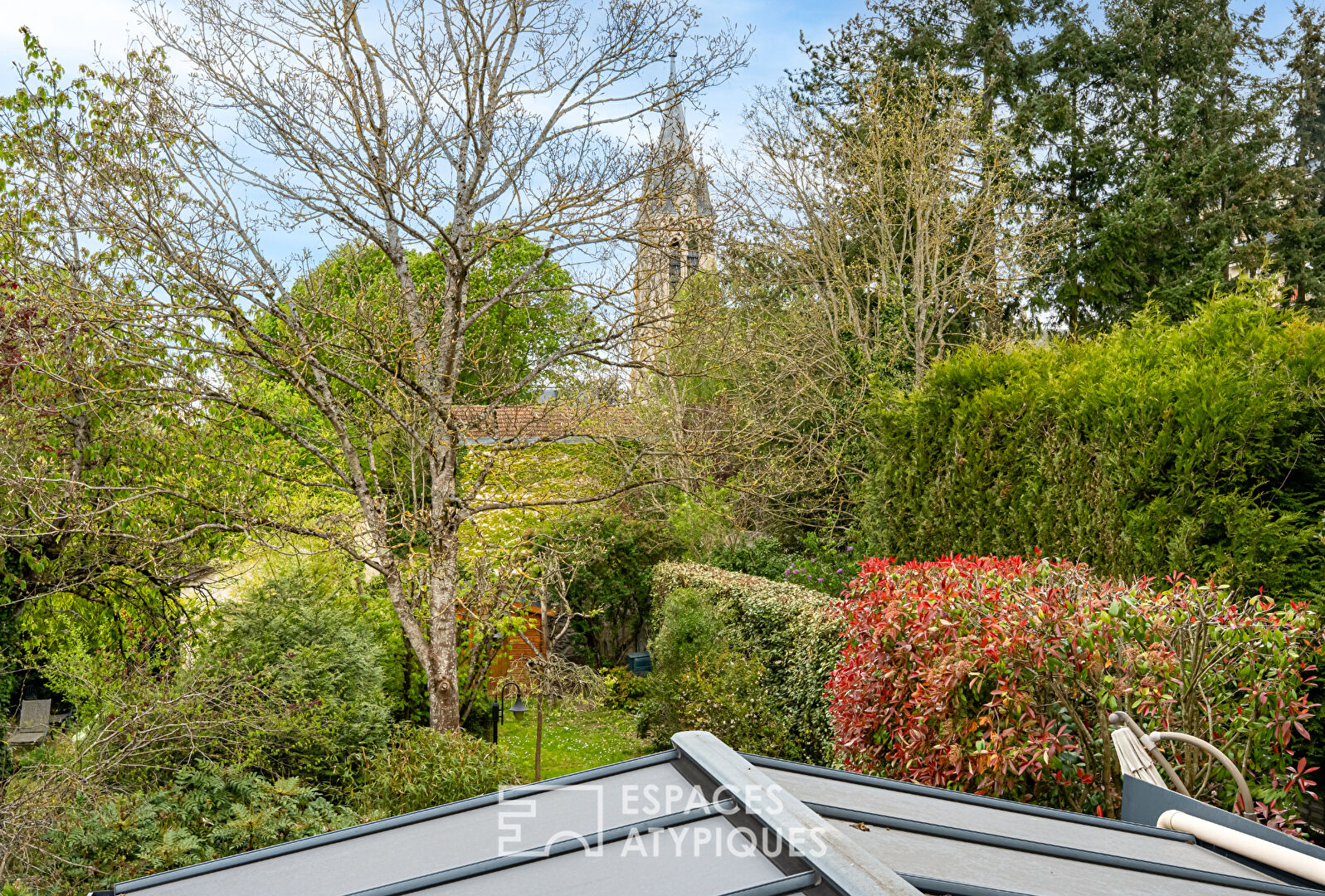 Modern townhouse with veranda and garden in the Golden Triangle of Rambouillet