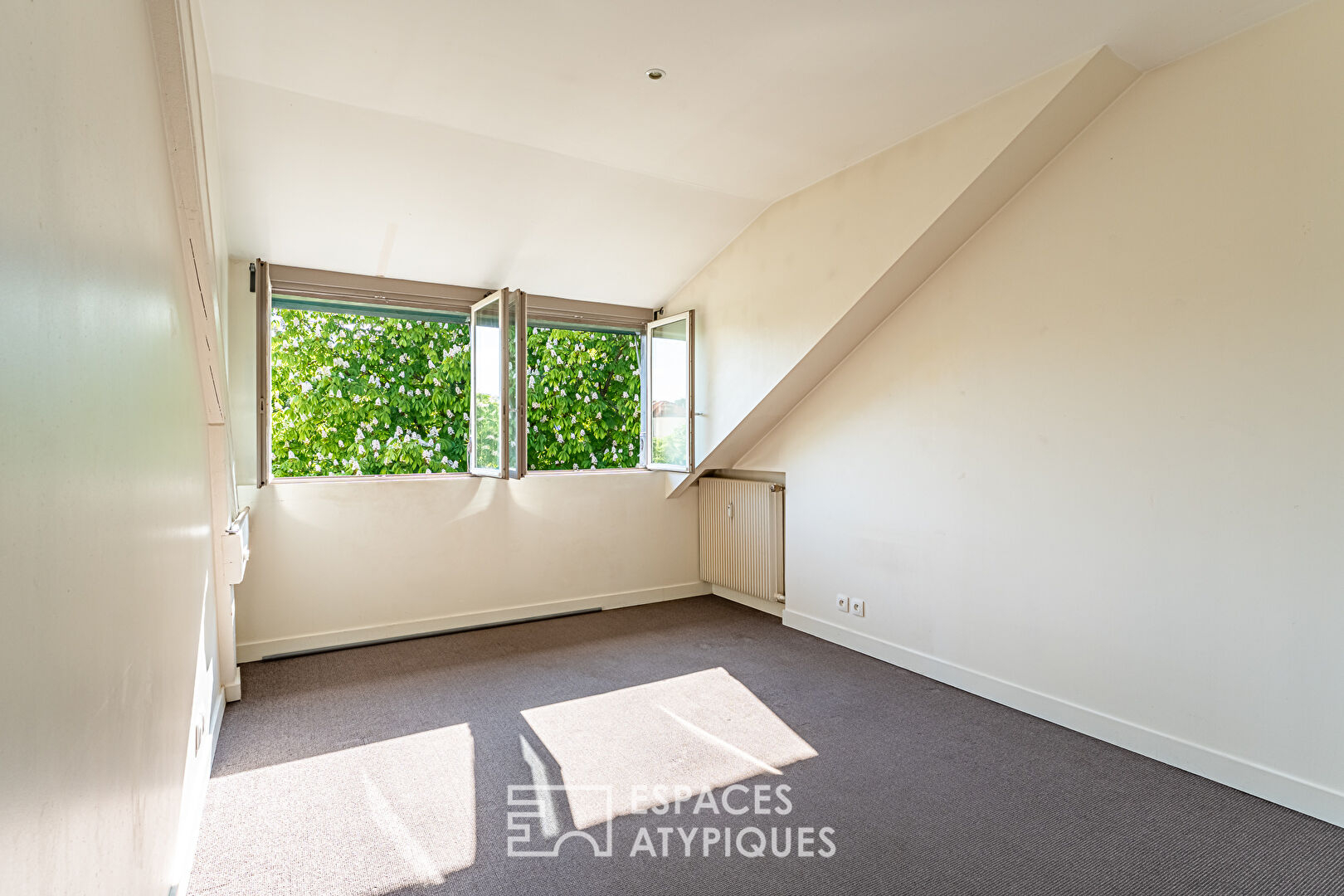 Duplex au calme dans un hôtel particulier à Versailles Rive Droite