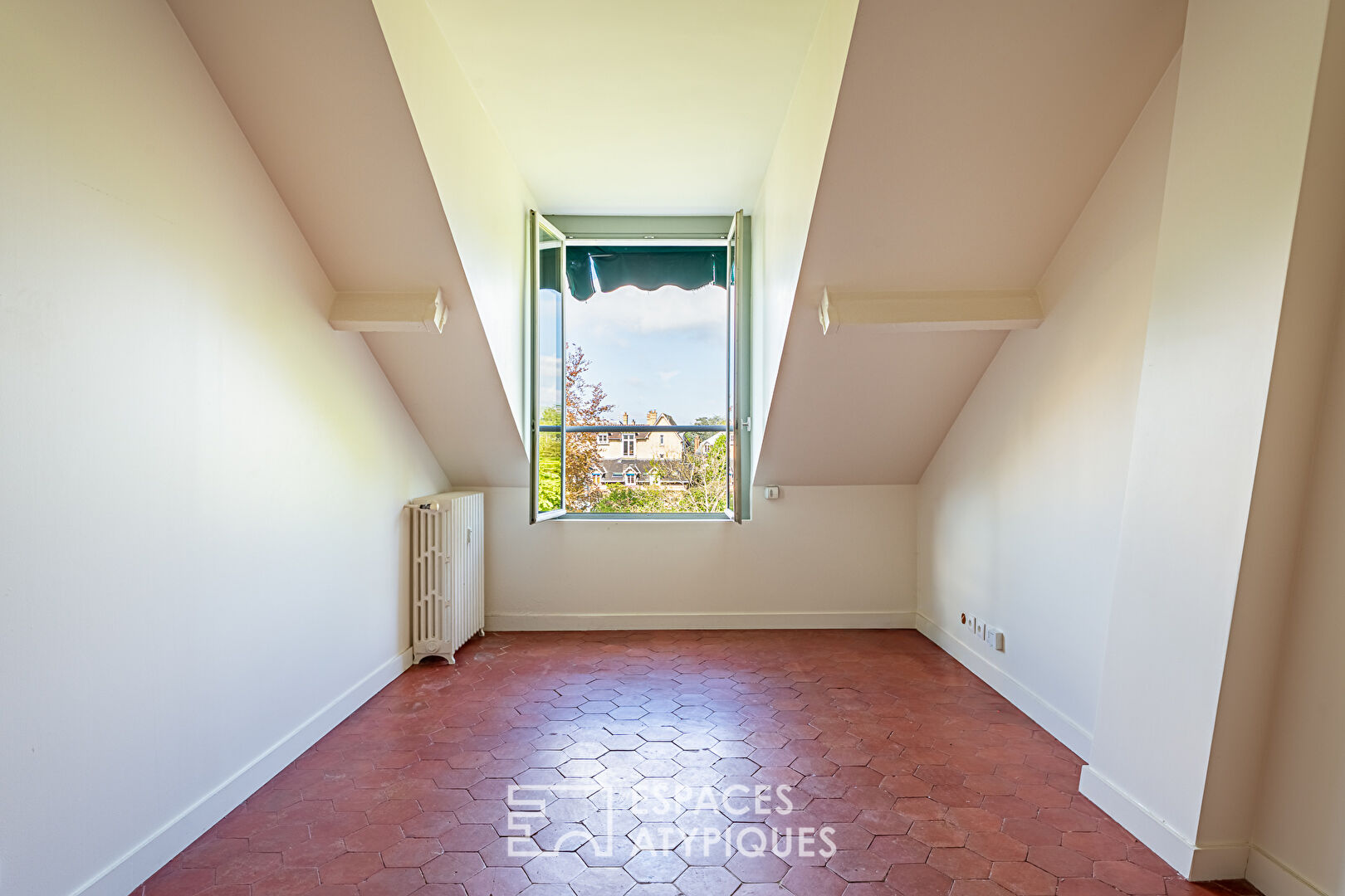 Duplex au calme dans un hôtel particulier à Versailles Rive Droite