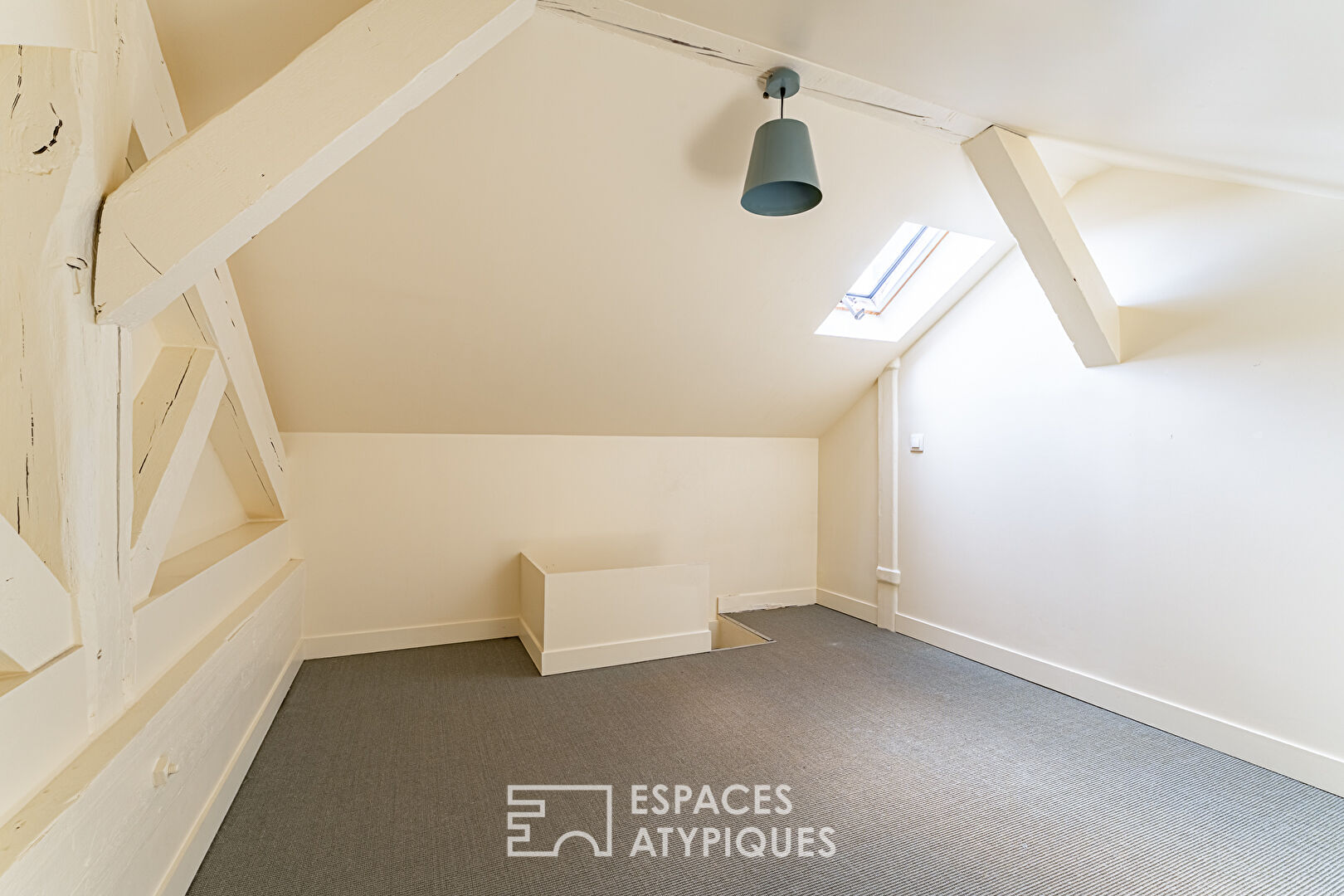 Duplex au calme dans un hôtel particulier à Versailles Rive Droite