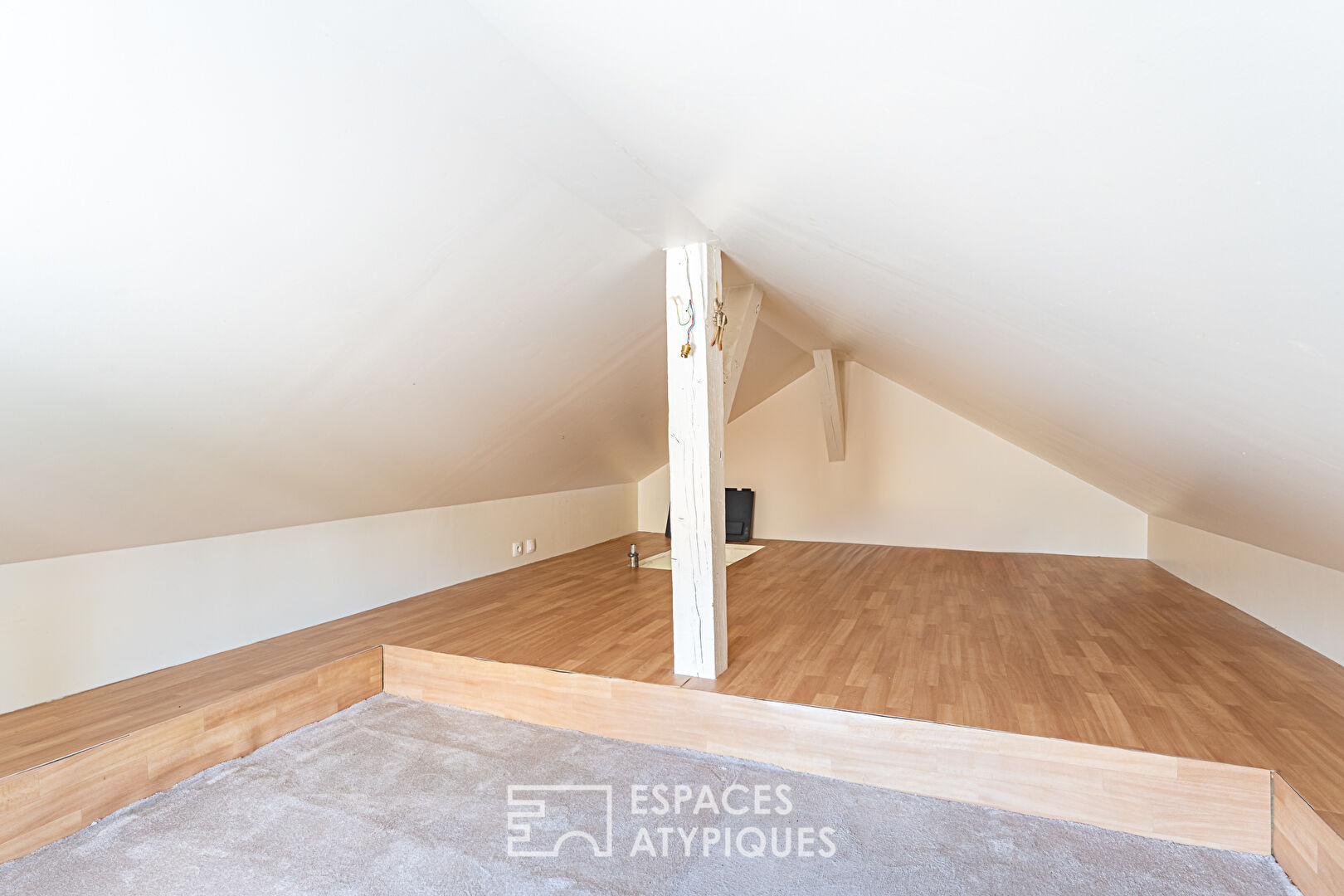 Duplex au calme dans un hôtel particulier à Versailles Rive Droite