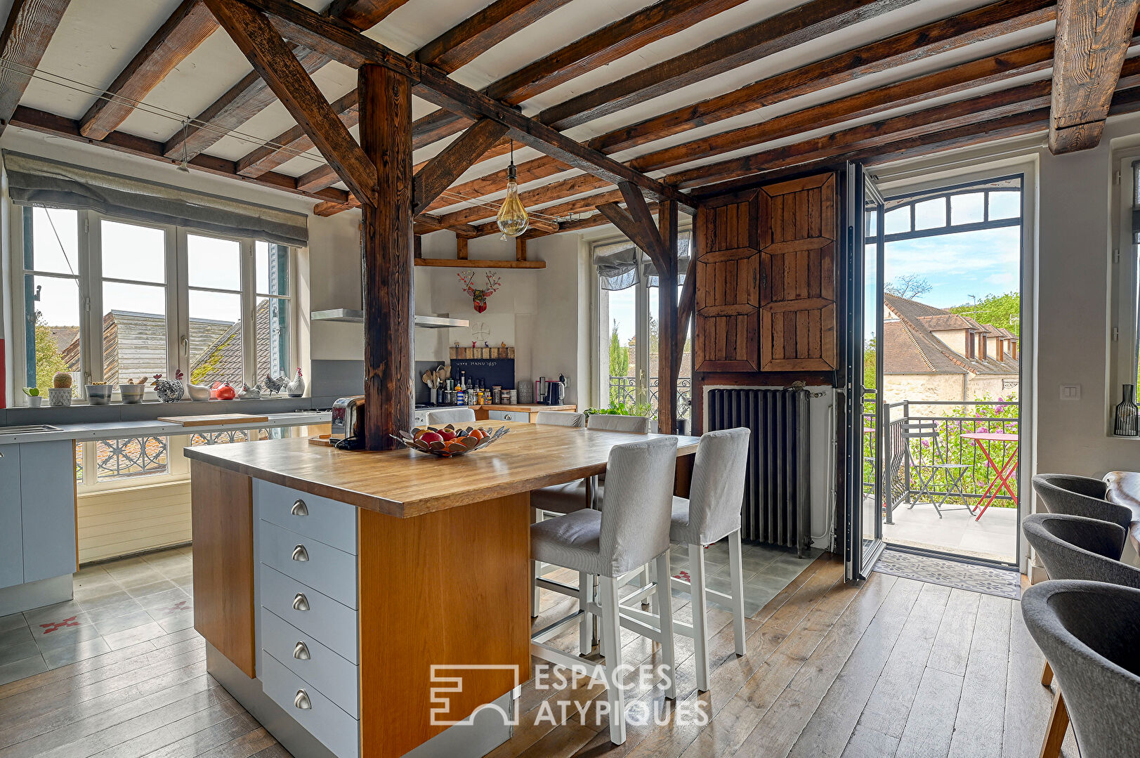 Maison familiale de charme au coeur du village de Chavenay