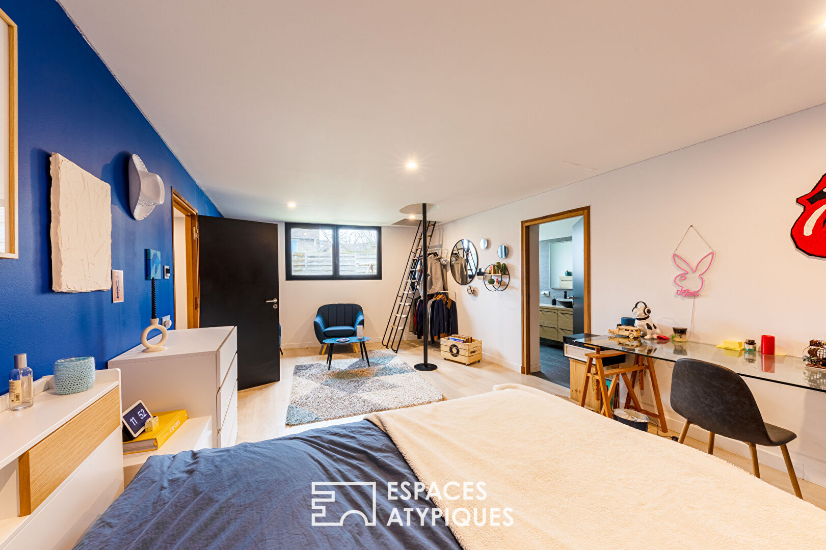 Exceptional loft of more than 500 sqm in sought-after area of Mantes la Jolie