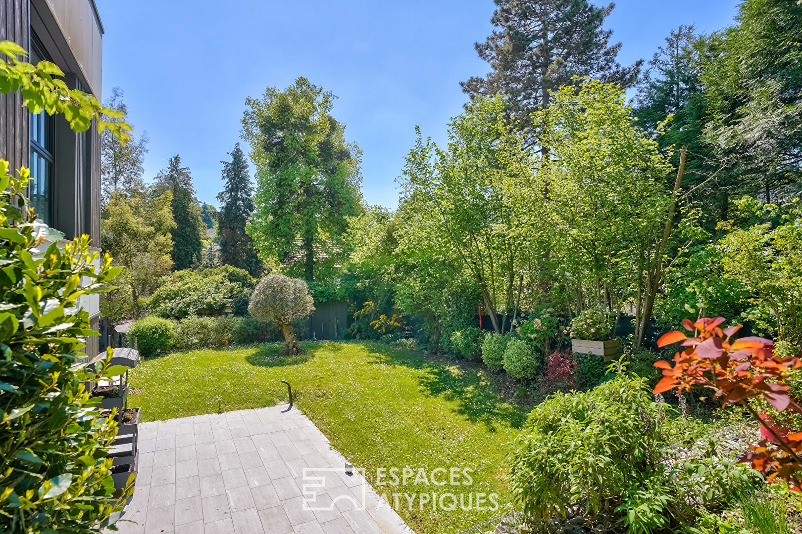 Maison d’architecte avec terrasse et jardin sans vis à vis