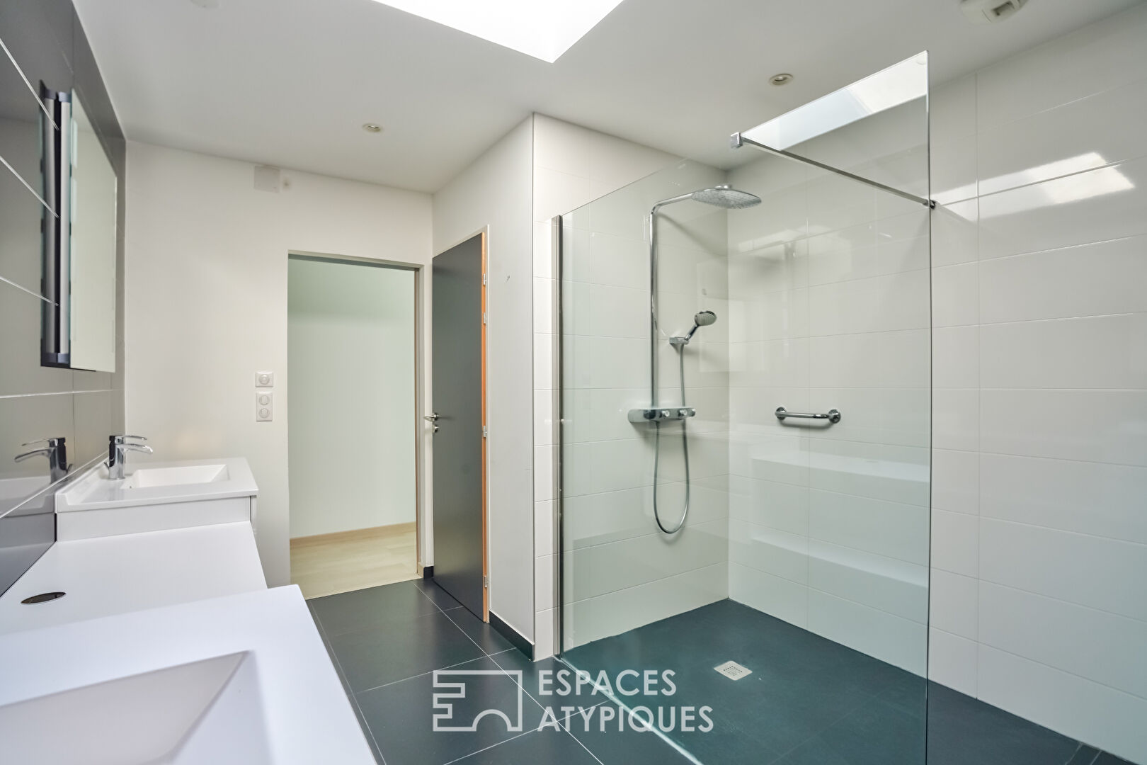 Maison d’architecte avec terrasse et jardin sans vis à vis