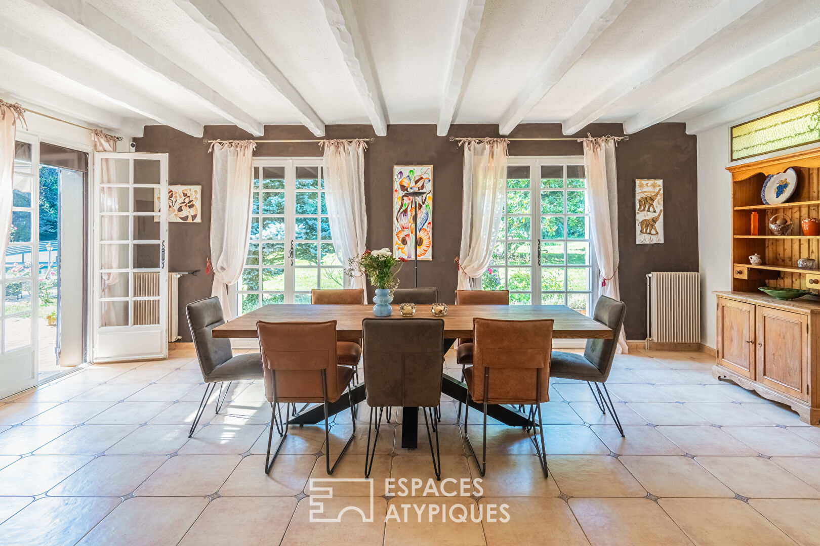 Très belle maison familiale avec piscine et jacuzzi à proximité de Clairefontaine