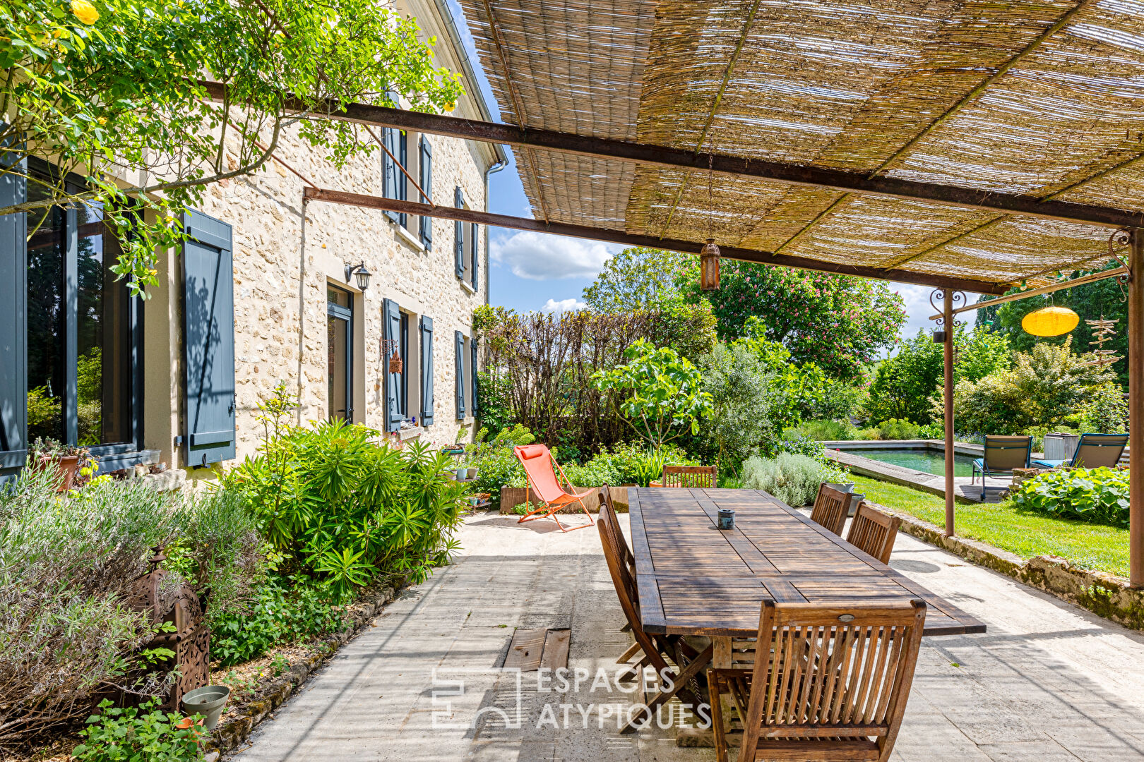 Maison en pierre, piscine, jardin bucolique et potentiel d’exception dans le Vexin