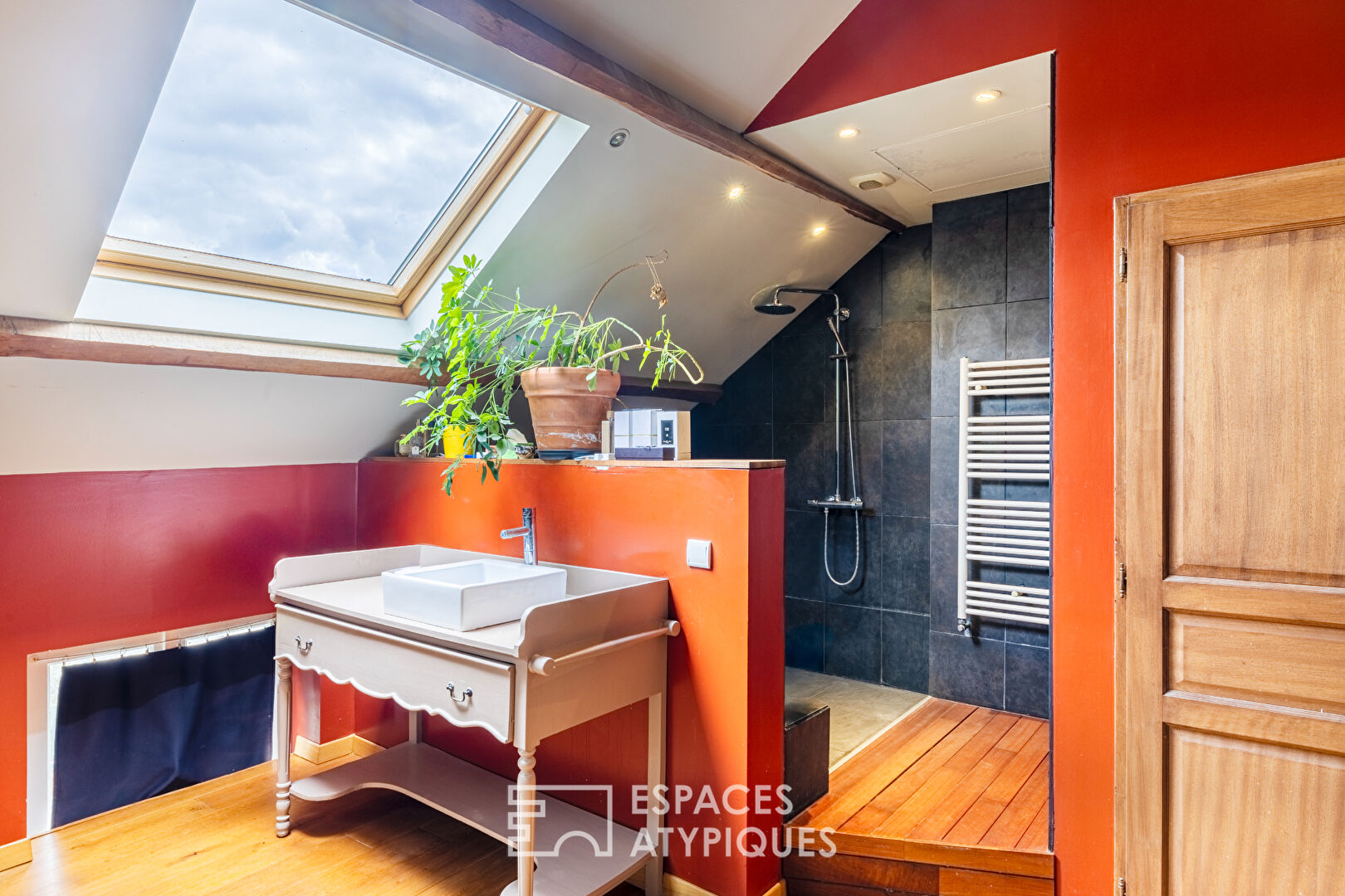 Maison en pierre, piscine, jardin bucolique et potentiel d’exception dans le Vexin