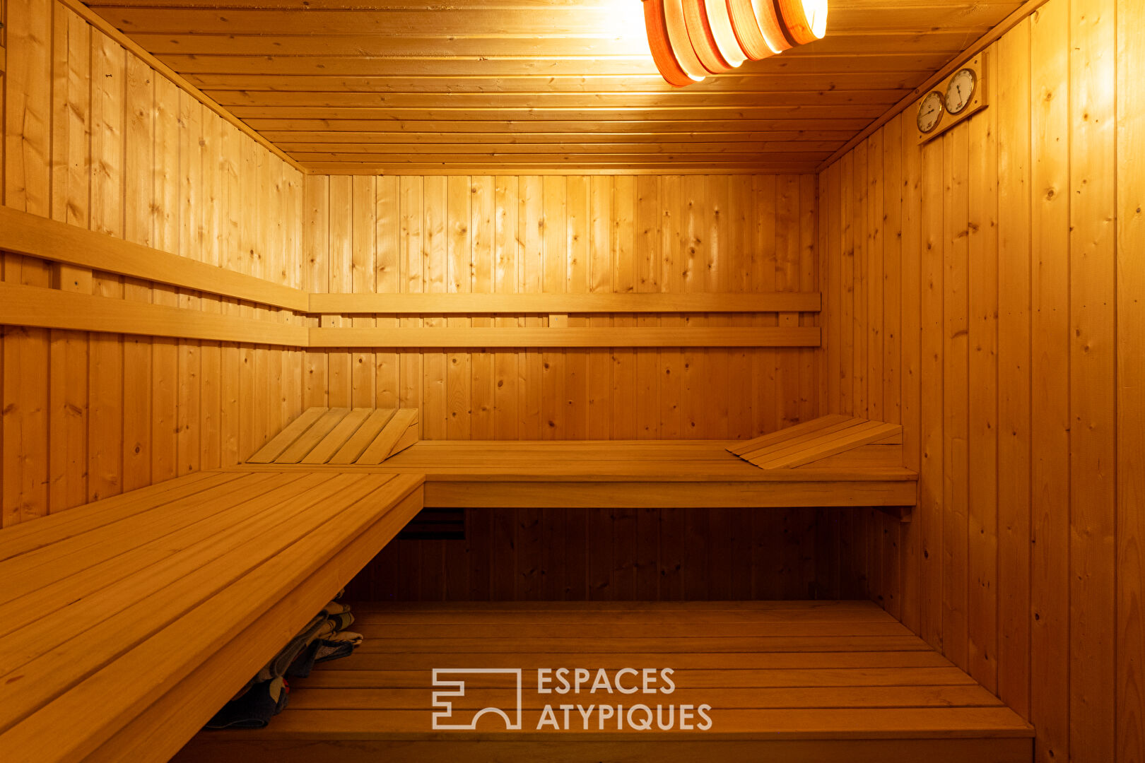 Propriété au calme dans les bois à Senlisse