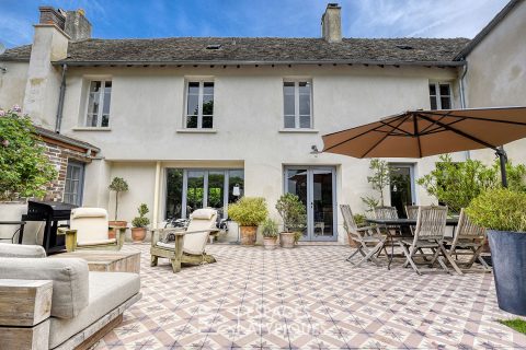 Maison de village insolite à Grosrouvre