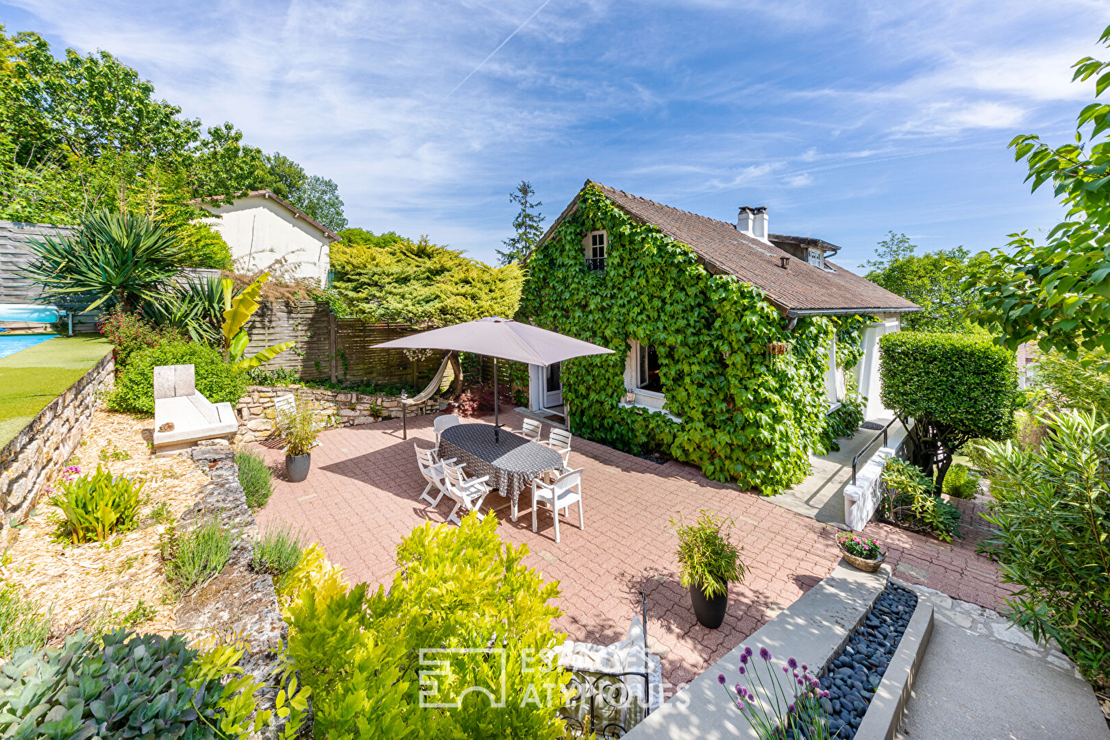Maison de caractère avec piscine et vue à Hardricourt