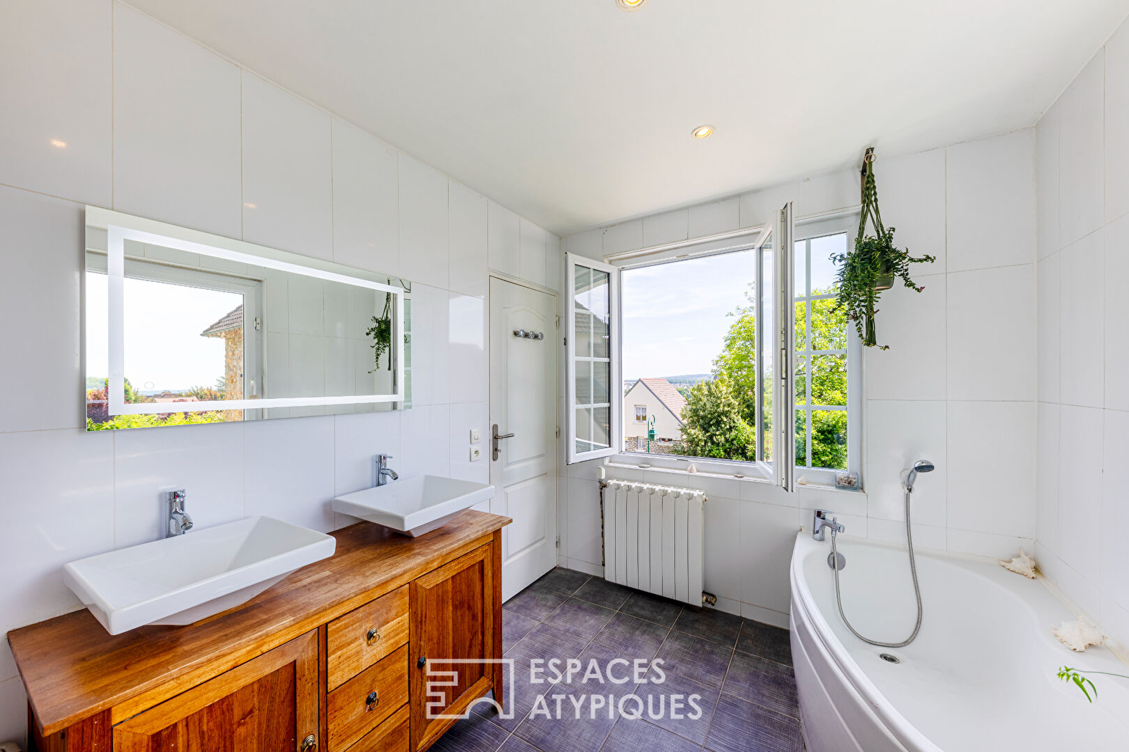 Maison de caractère avec piscine et vue à Hardricourt
