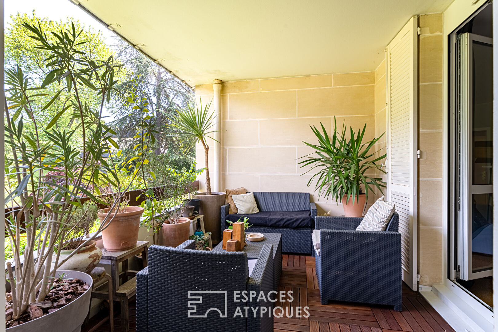 Très bel appartement lumineux avec loggia sur espaces verts