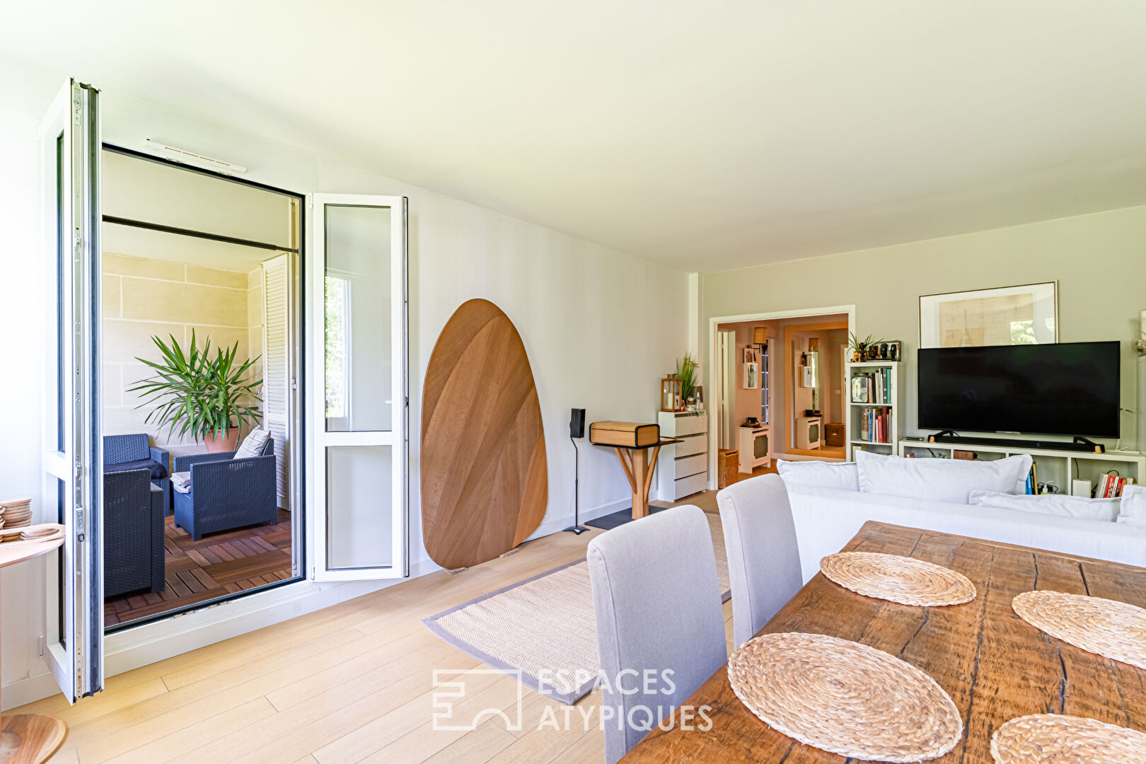 Très bel appartement lumineux avec loggia sur espaces verts