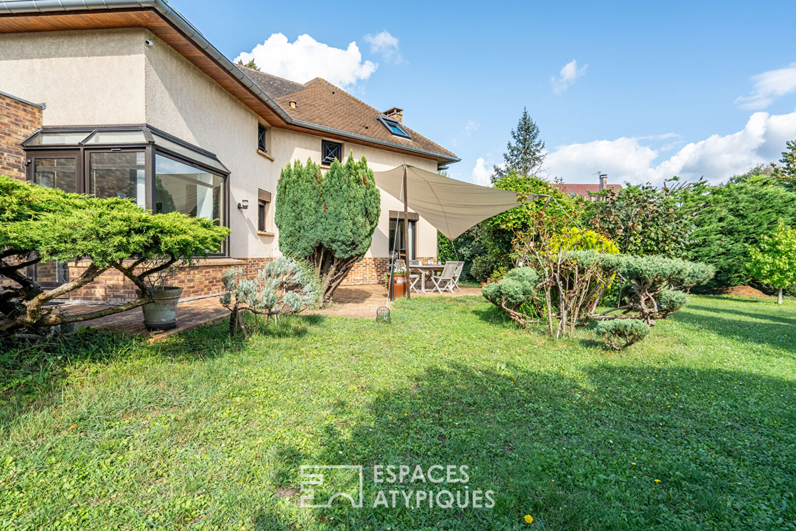 Architect-designed house in its green setting
