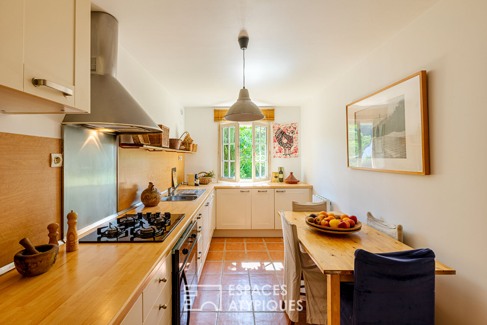 A haven of peace with multiple terraces on the heights of Vaux-sur-Seine