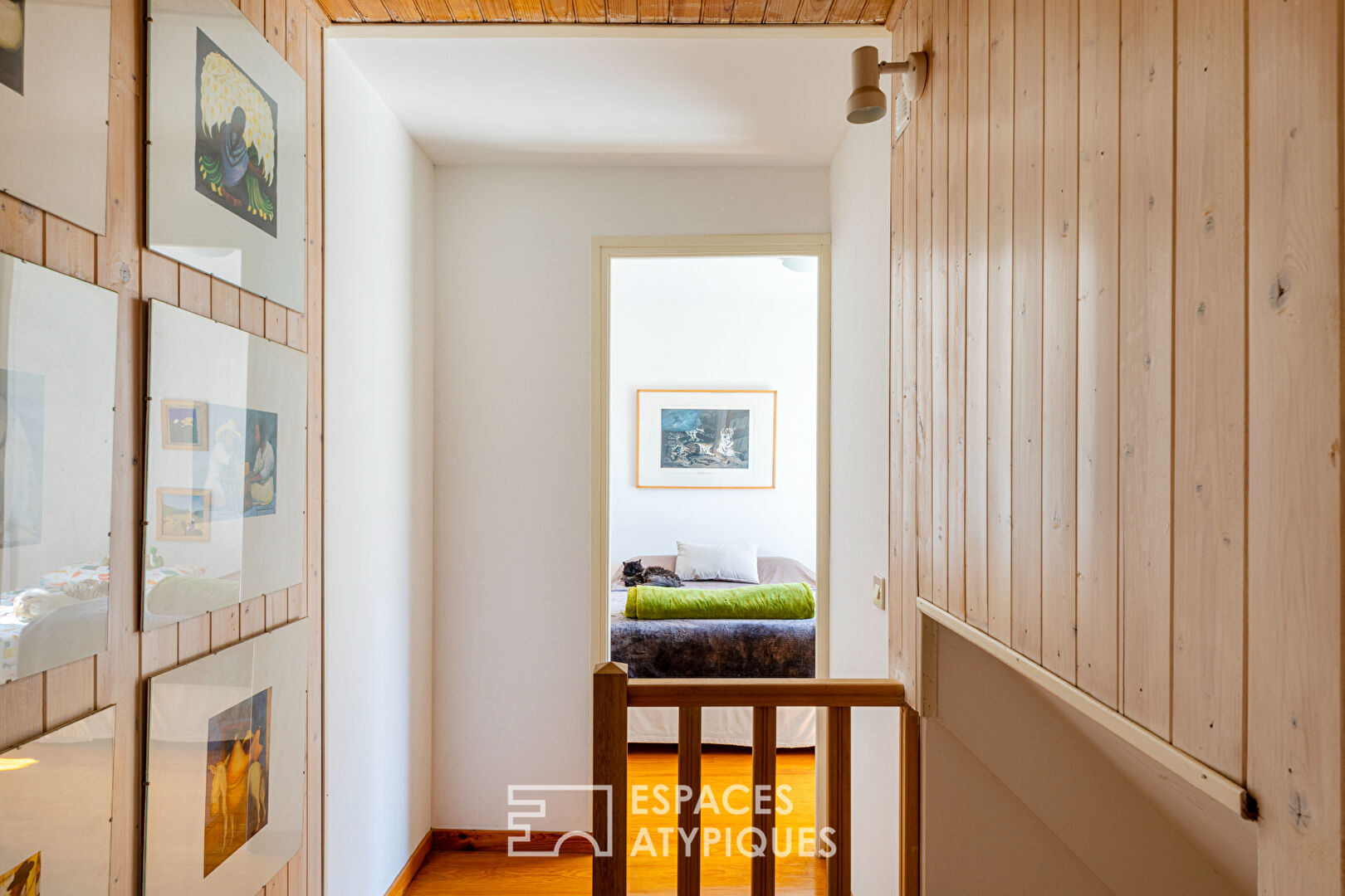 A haven of peace with multiple terraces on the heights of Vaux-sur-Seine