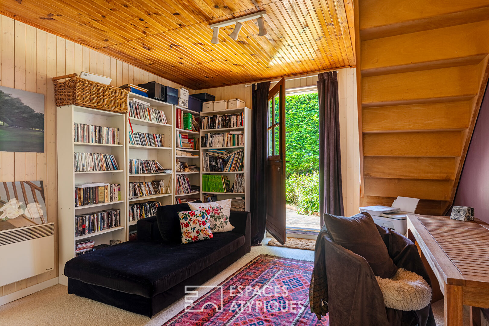 A haven of peace with multiple terraces on the heights of Vaux-sur-Seine