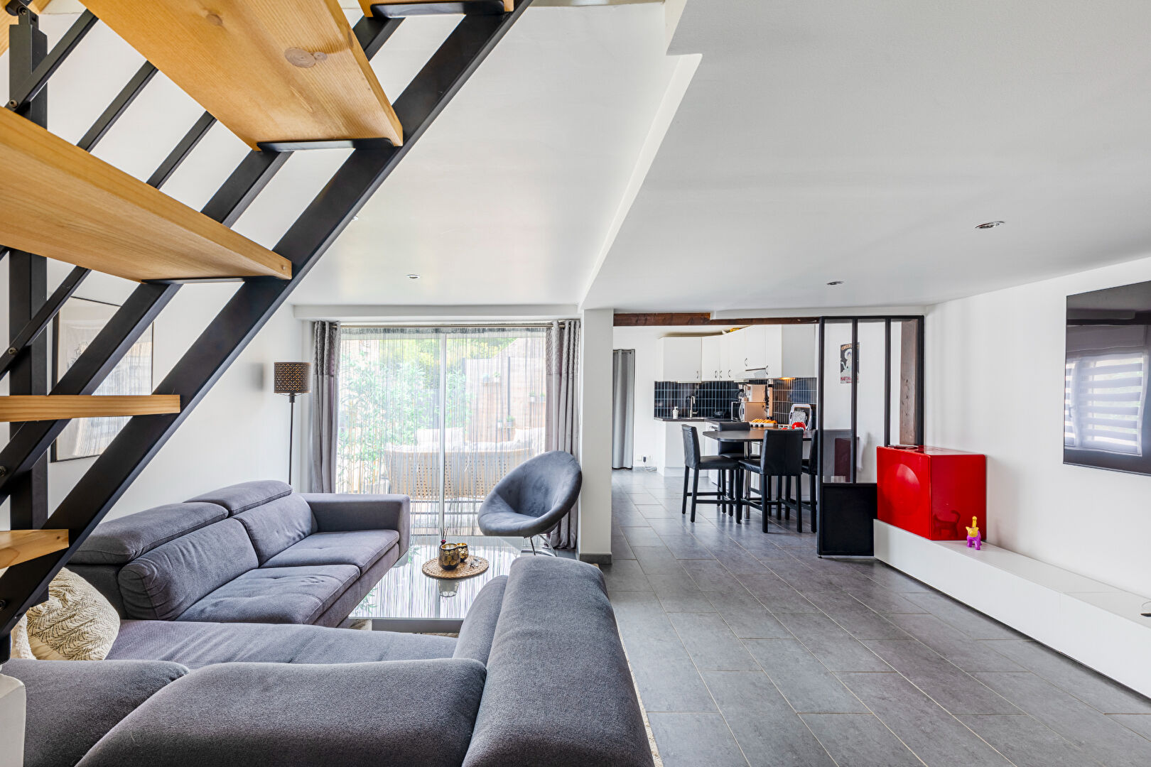 Workshop atmosphere and clean lines just a stone’s throw from the Château de Thoiry