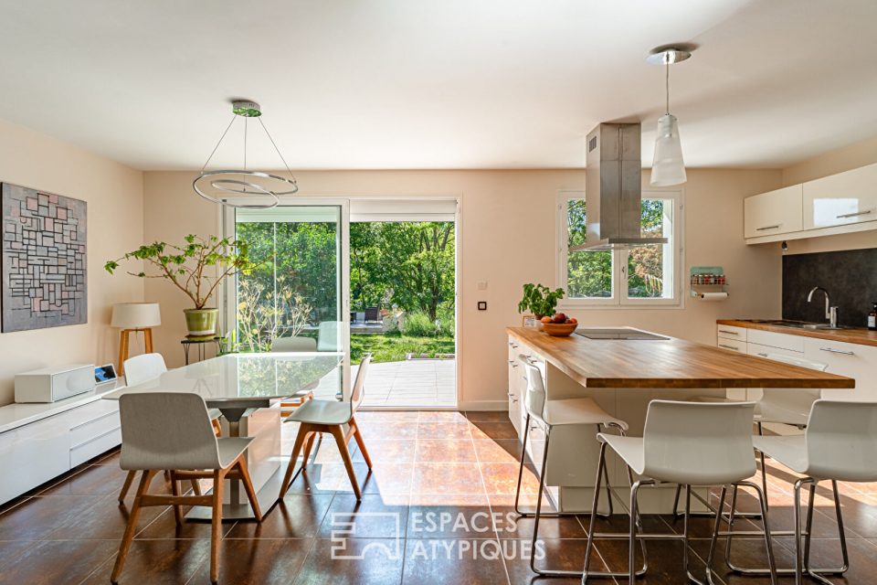 Maison en bord de Seine avec terrasses et jardin bucolique