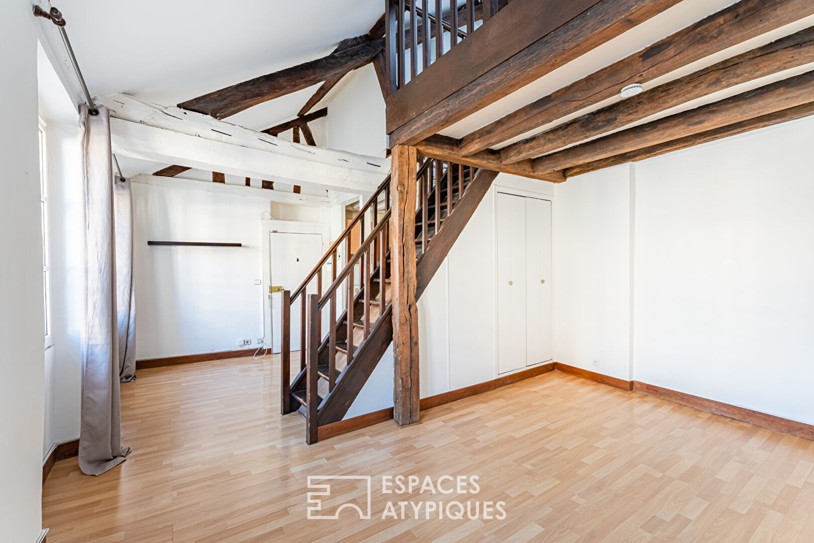 Duplex dernier étage en hyper centre de Saint-Germain en Laye