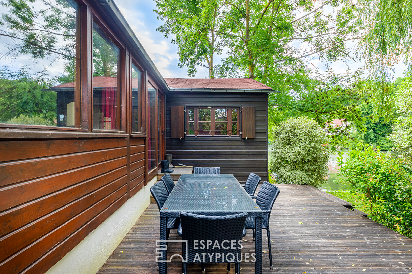 Chalet sur une île privée de la Seine à 45 min de l’Ouest de Paris