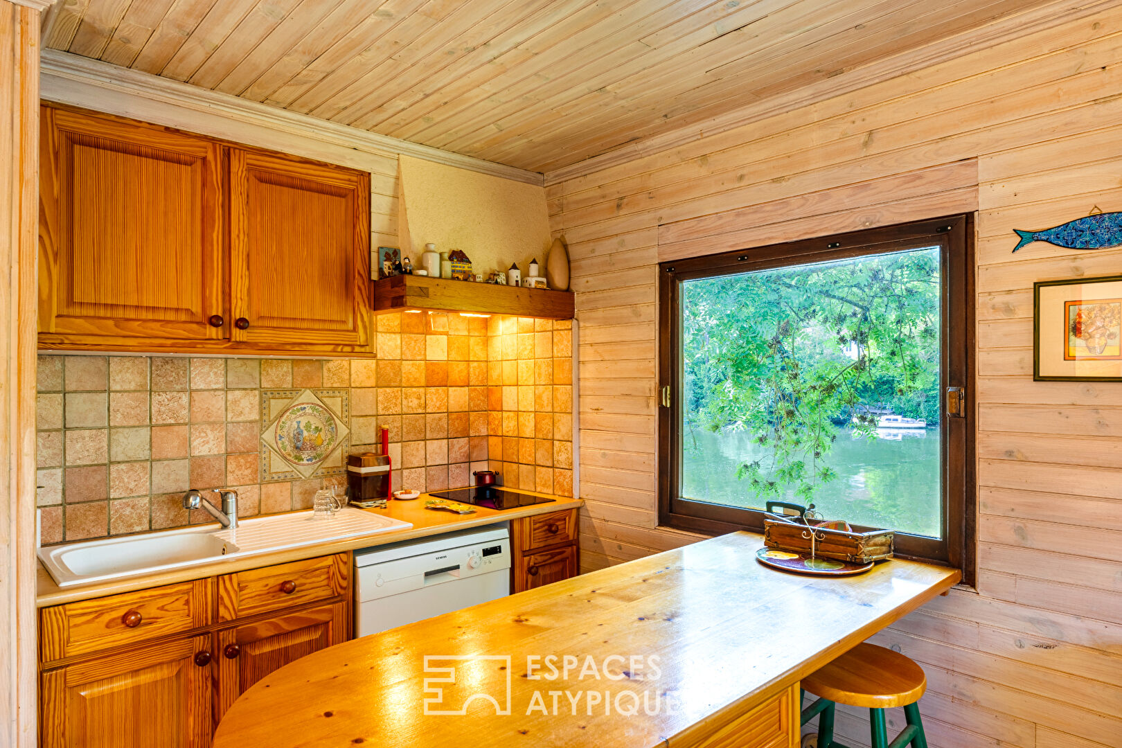 Chalet sur une île privée de la Seine à 45 min de l’Ouest de Paris