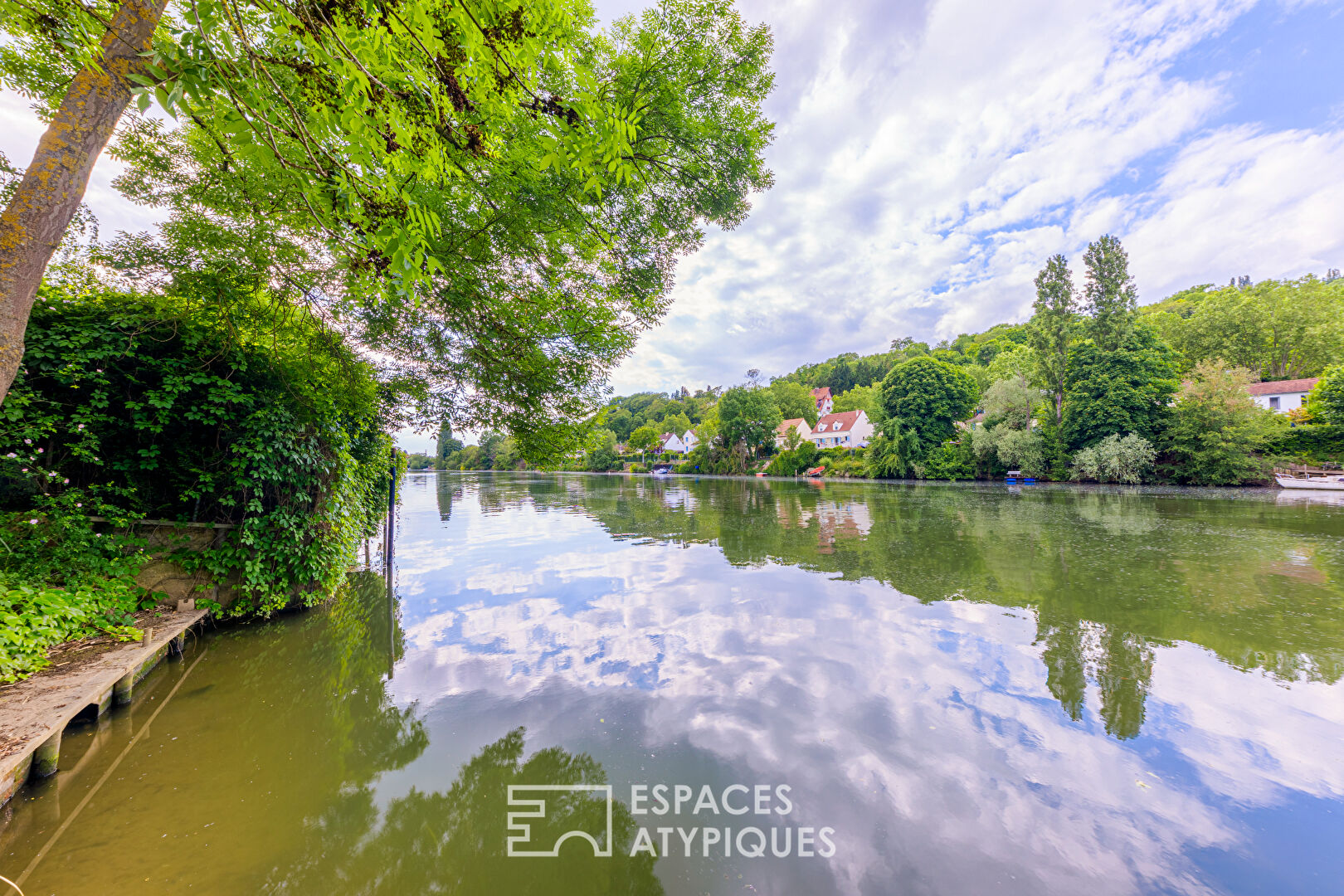 Chalet sur une île privée de la Seine à 45 min de l’Ouest de Paris