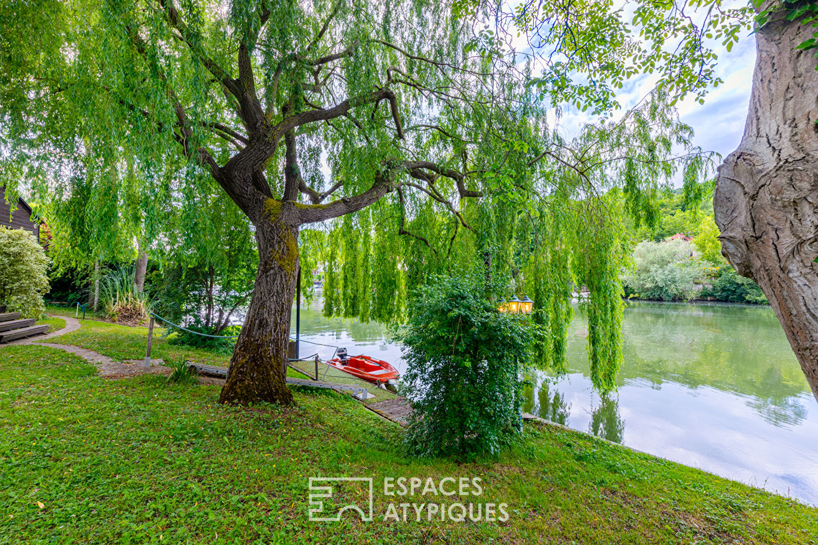 Chalet sur une île privée de la Seine à 45 min de l’Ouest de Paris