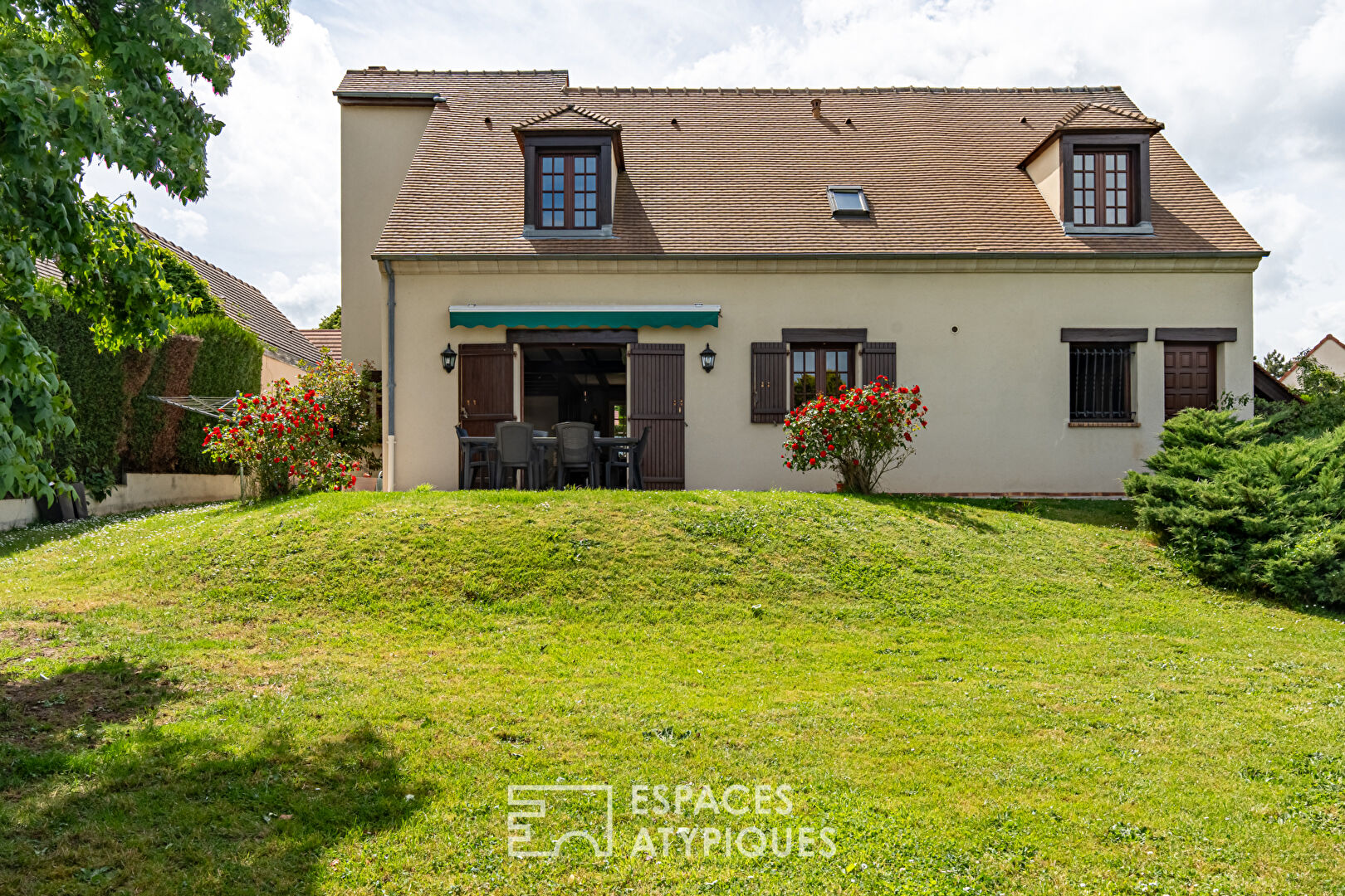 Maison contemporaine « Domaine le Village »